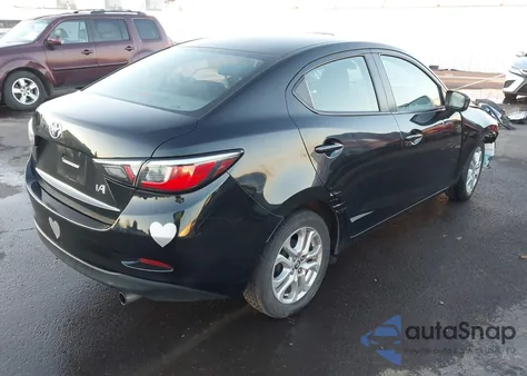 2017 Toyota Yaris Ia из США, поврежденный, VIN 3MYDLBYV6HY165610